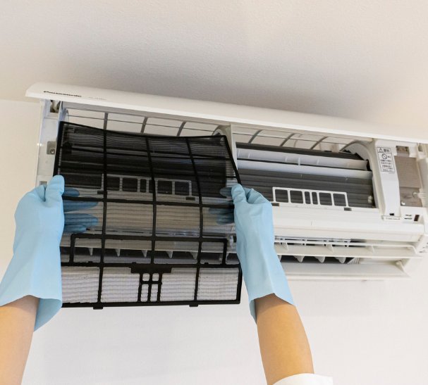 Annual AC preventative servicing including filter cleaning, coil cleaning, electrical checks, and refrigerant level inspection – Ares Energy & Electricals